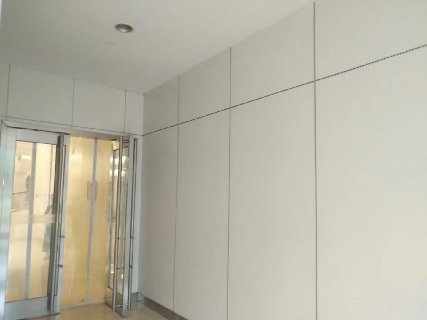 <a href='http://www.samilapizza.com' target='_blank'>泄爆墙</a>施工